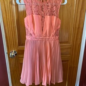 FlOWY LACE DRESS 👗